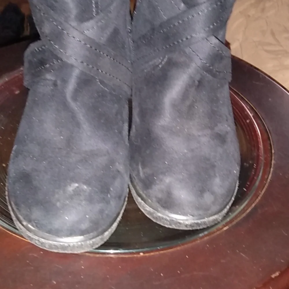 Black Boot - Picture 4 of 12